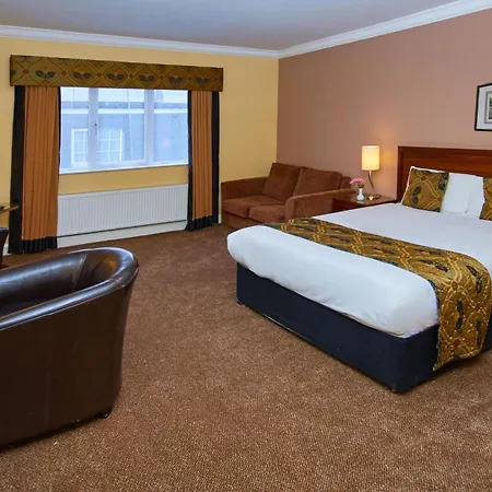 Eviston House Hotel 3*