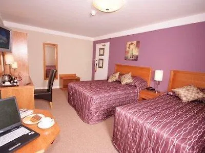 Eviston House 3*