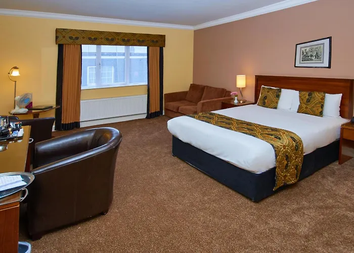 Eviston House Hotel 3*