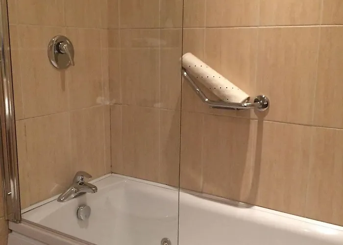 Hotel Eviston House 3*