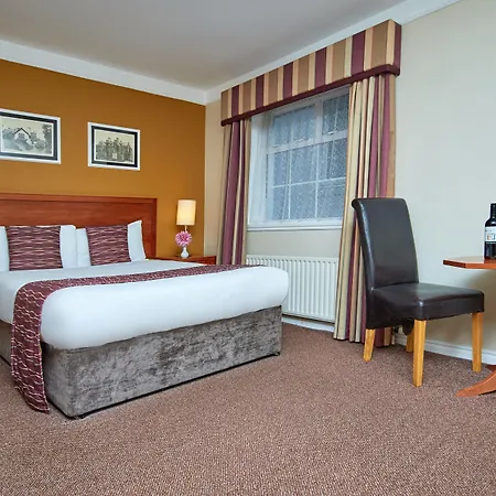 Eviston House Hotel 3*