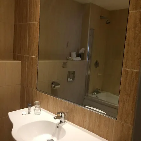 Eviston House מלון קיל איירן