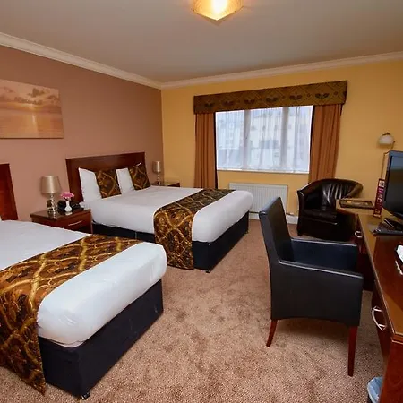 Eviston House 3*